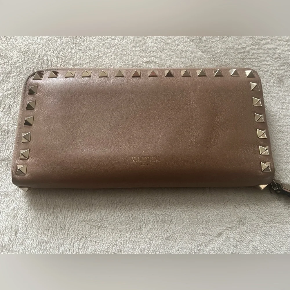 Valentino Garavani Rock Stud Pink Wallet with Gold Studs EUC - Picture 2 of 16